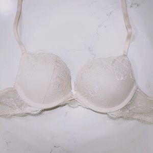 White Lace Push-Up Bra
